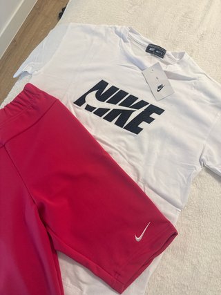 Conjunto deportivo nuevo. Mallas reductoras.