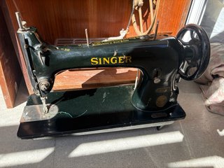 Máquina de coser Singer antigua