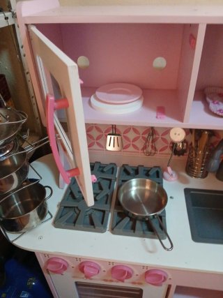 Cocinita infantil de juguete rosa