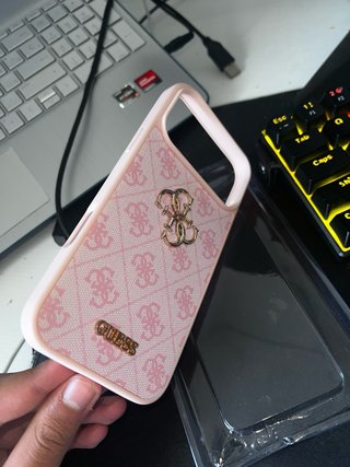 Funda iPhone Guess Rosa Estampada