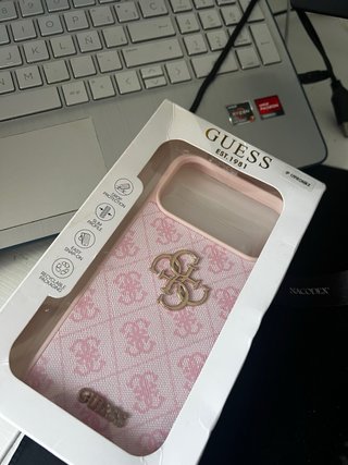 Funda iPhone Guess Rosa Estampada