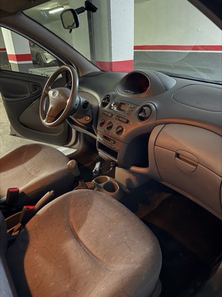 Toyota Yaris 2001