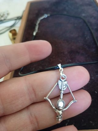 Collana girocollo con perle e cristalli