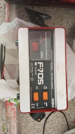 Cargador Baterías Ferve F-705 Coche/Moto 6V/12V