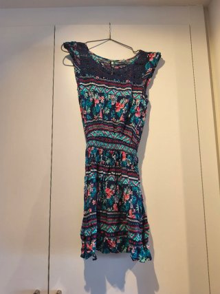 Vestido estampado floral y tribal