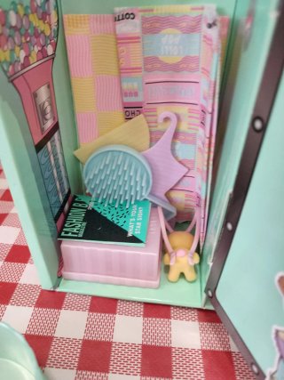Muñeca LOL Surprise OMG Candylicious