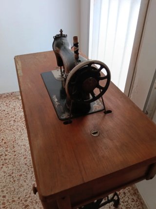 Máquina de coser Singer antigua