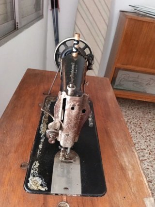 Máquina de coser Singer antigua