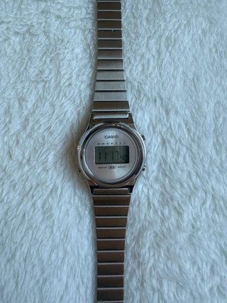 Reloj Casio Vintage Mujer - Plata