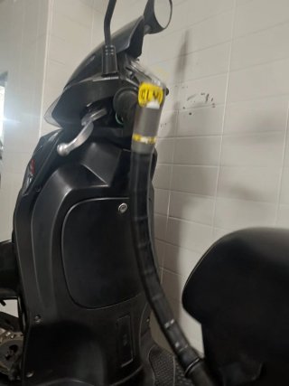 Moto Scooter SYM Negra