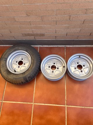 Rueda remolque nueva + 2 llantas
