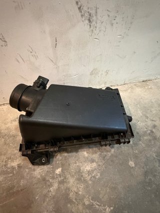 CAJA DE FILTRO DE AIRE CON GOLF R32 MK4