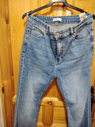 Pantalón flare Bershka Talla 44