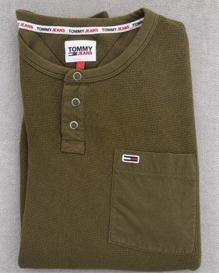 Camiseta Tommy Jeans Henley Verde Talla L