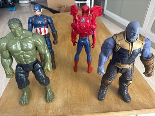 Muñecos Marvel con voz