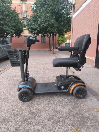 Silla de ruedas eléctrica motorizada
