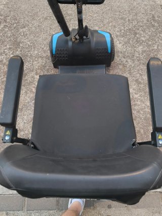 Silla de ruedas eléctrica motorizada