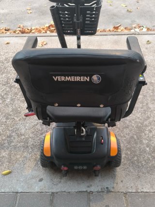 Silla de ruedas eléctrica motorizada