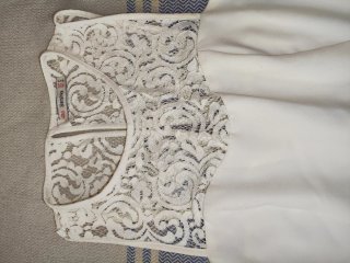 Mono Bershka blanco encaje