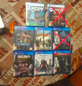 Lote Videojuegos PS4 y PS5: FC 24, UFC 5, Call of