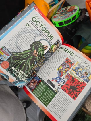 Enciclopedia Marvel nueva.