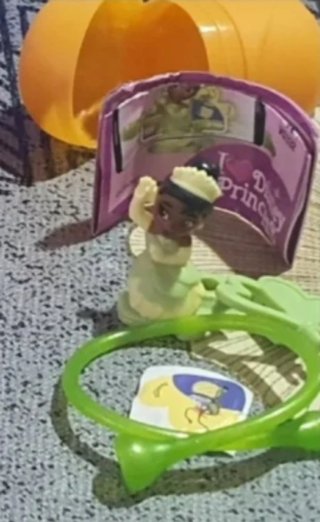 Figura Tiana Huevo Kinder