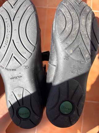 Zapatos negros para clase con velcro