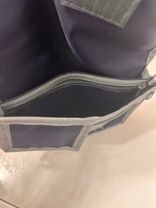 Monedero de cinturón azul y gris