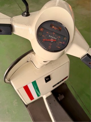 Vespa PK75 1988 Beige Impecable