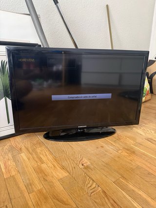 TV Samsung 32" LCD, Pantalla HD con HDM, sin mando