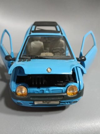 Renault Twingo 1/18