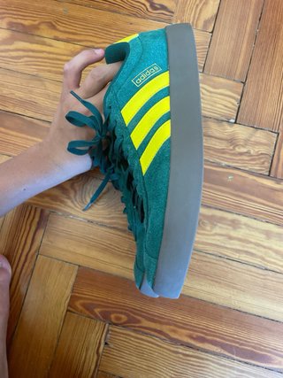 Scarpe Adidas verdi e gialle