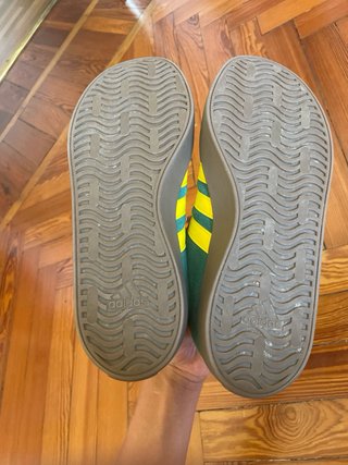 Scarpe Adidas verdi e gialle