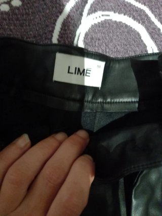 Pantalones cortos efecto piel negros