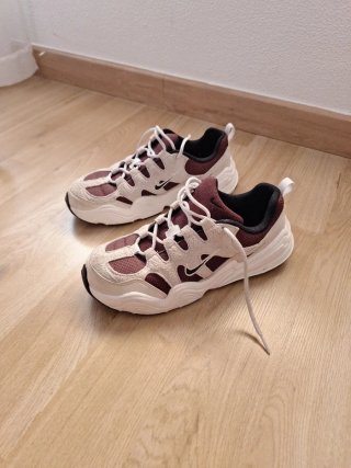 Nike Tech Hera Beige/Granate