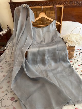 Traje Madrina Pedro del Hierro Gris