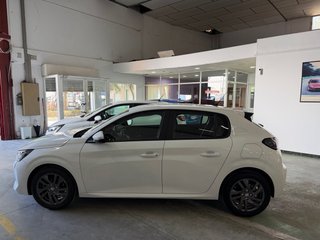 Peugeot 208 2021