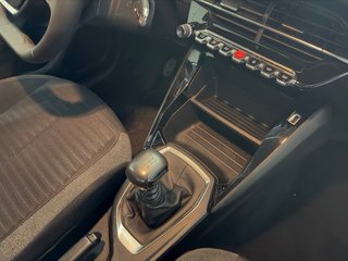 Peugeot 208 2021