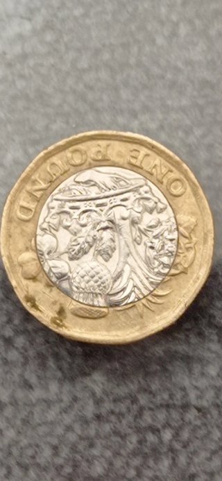 A- 135 , Error, 1 Libra Inglaterra 2016 .