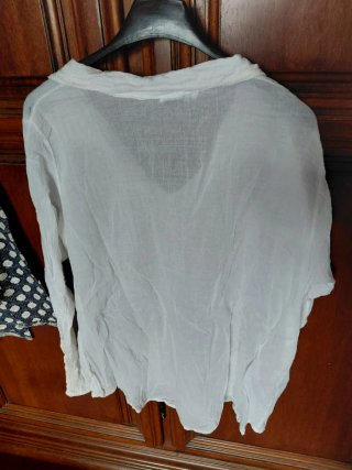 Doppia maglia bianca con decoro