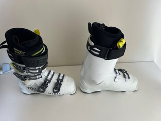 Botas de esquí blancas