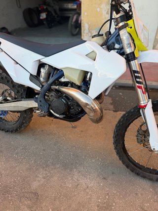 Husqvarna Enduro/Motocross Blanca y Amarilla