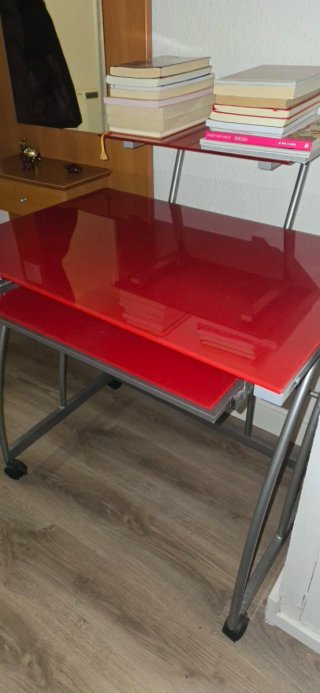 Escritorio cristal rojo y metal