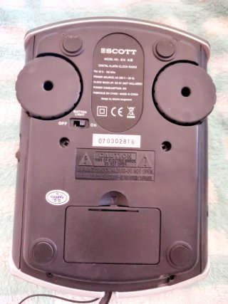 Radio Despertador Scott Plata y Negro
