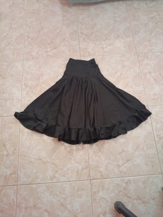 Falda flamenca negra volantes