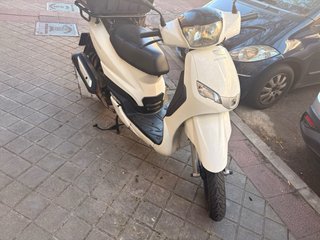 Peugeot Tweet 125 Scooter Blanco