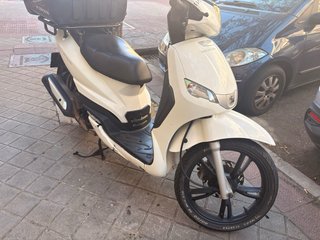 Peugeot Tweet 125 Scooter Blanco