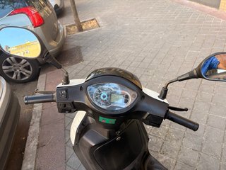 Peugeot Tweet 125 Scooter Blanco