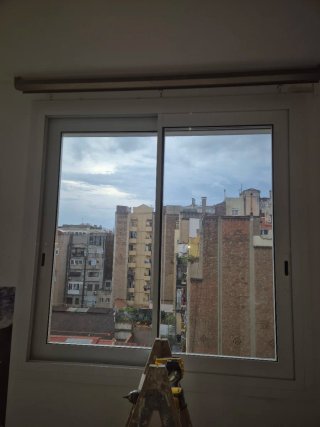 Ventana aluminio con cámara