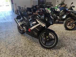 Daelim 125 R Negra
